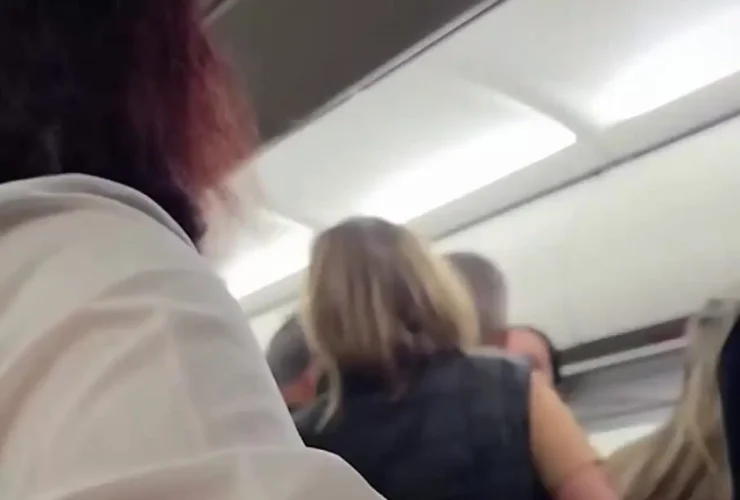 آتش سوزی در فرودگاه سائوپائولو تخلیه اضطراری 169 مسافر در هواپیما