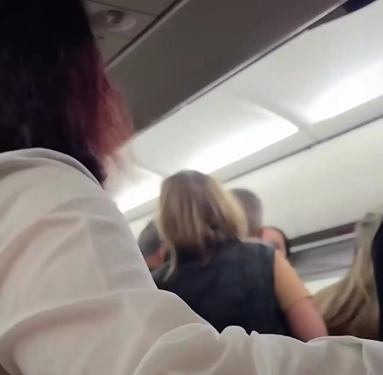 آتش سوزی در فرودگاه سائوپائولو تخلیه اضطراری 169 مسافر در هواپیما