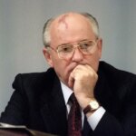 آخرین دبیر کل کمونیست، سفیر پیتزا هات / لحظه ای که صف مک دونالد تاریخ ساز شد