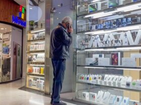 آلارم تلفن همراه به صدا درآمد