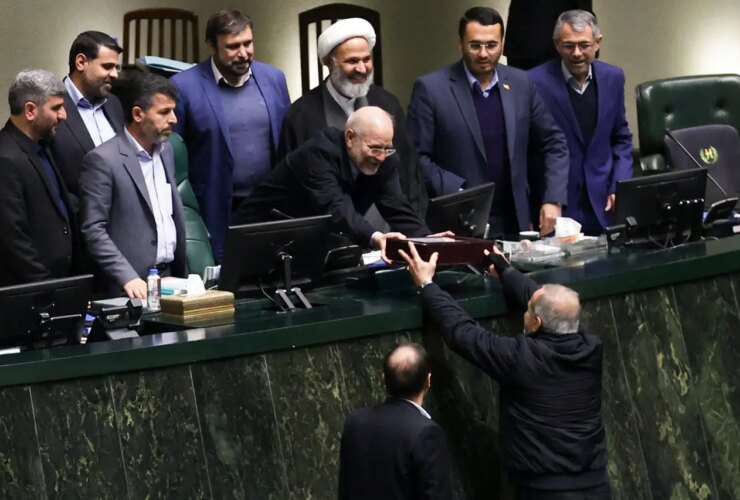 آیا تا به حال دیده اید که پزشکان فریاد حذف بودجه اختصاص داده شده به دستگاه های بی مصرف را بدهند، اما آن را کاهش ندهند؟