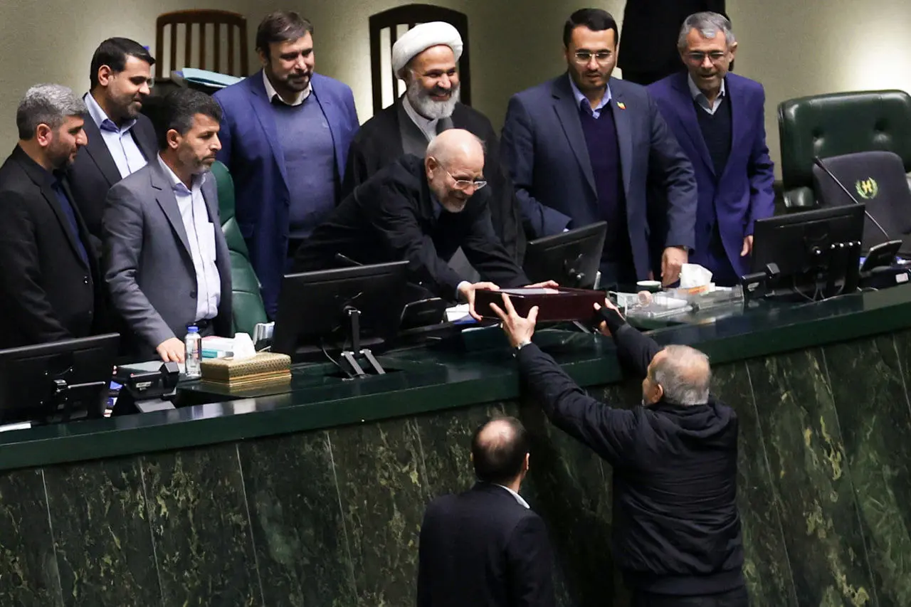 آیا تا به حال دیده اید که پزشکان فریاد حذف بودجه اختصاص داده شده به دستگاه های بی مصرف را بدهند، اما آن را کاهش ندهند؟