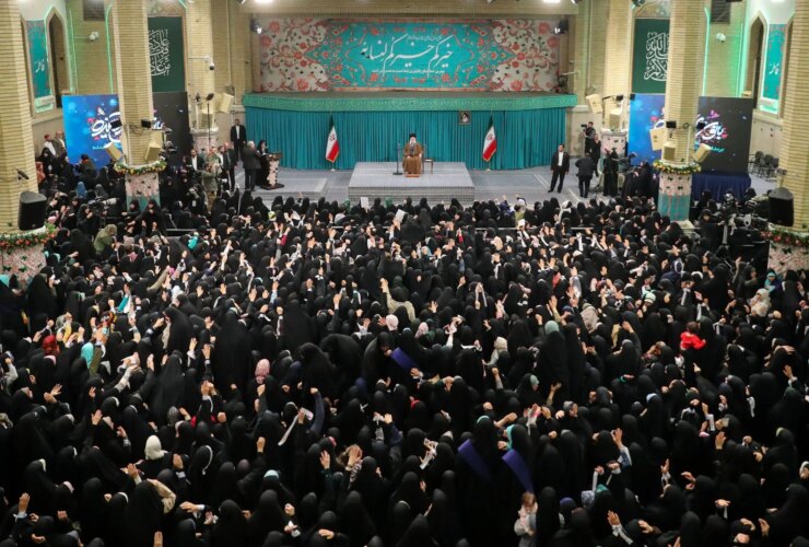 اسلام بر احترام کامل به زن تاکید دارد