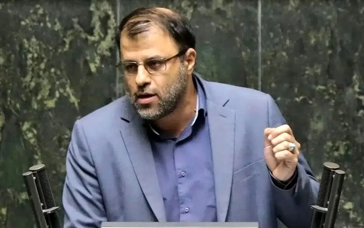 اعتراض تند نماینده مجلس: چرا اکبر طبری آزاد شد؟/ خنده صاحب بانک آینده به ریش مردم