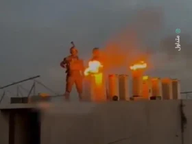 اقدام تحریک آمیز سربازان اسرائیلی بر روی ویرانه های بیمارستان غزه 3 اقدام تحریک آمیز سربازان اسرائیلی بر روی ویرانه های بیمارستان غزه