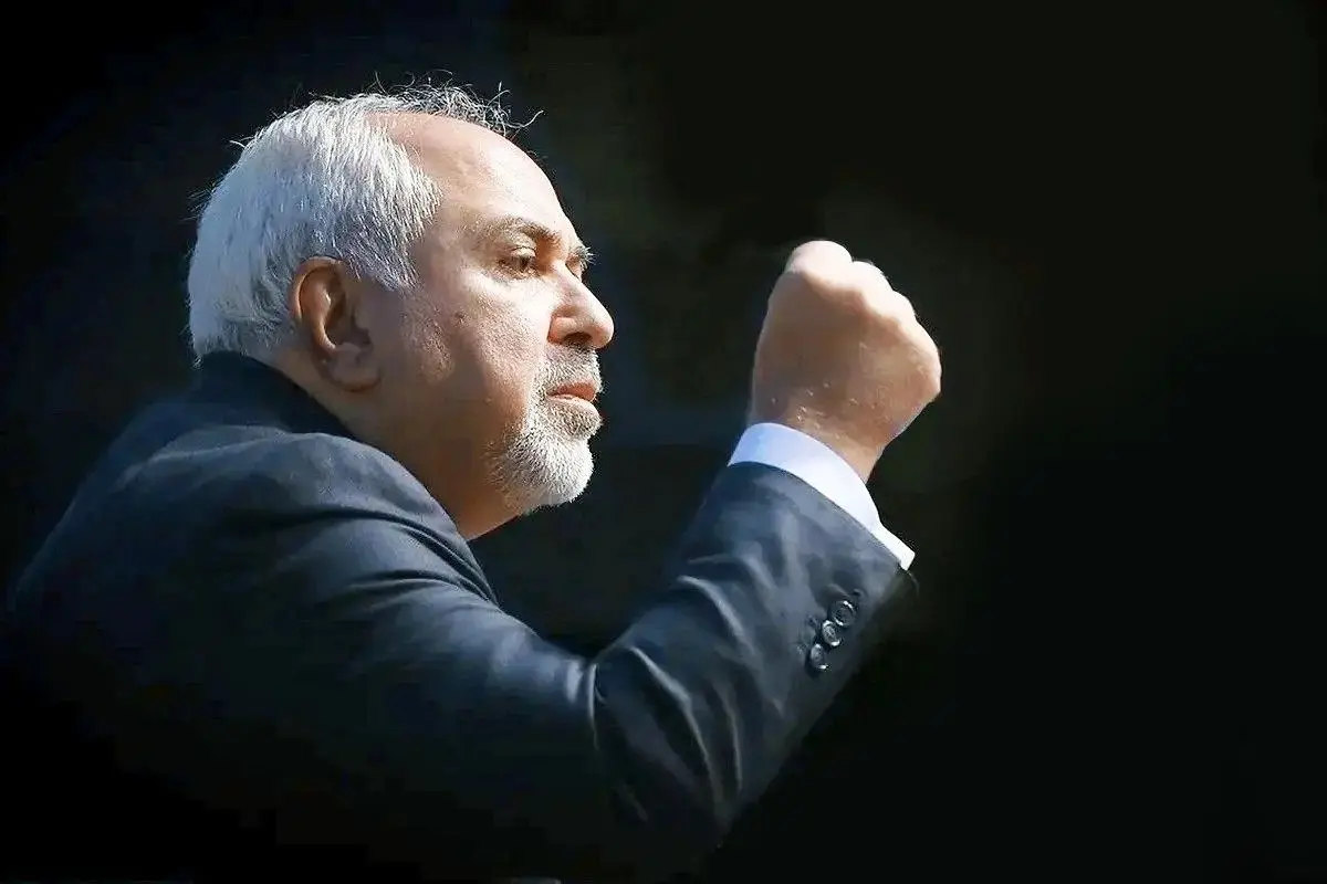 انتقاد روزنامه اصولگرا از آخرین اظهارات ظریف/ چشمان خود را بر واقعیت های منطقه بسته است. 1 انتقاد روزنامه اصولگرا از آخرین اظهارات ظریف/ چشمان خود را بر واقعیت های منطقه بسته است.