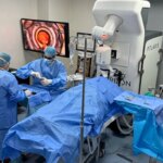 اولین جراحی موفقیت آمیز آب مروارید به کمک ربات