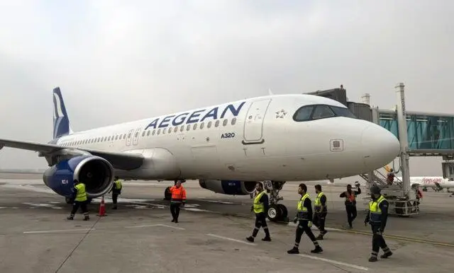 اولین هواپیمای اروپایی پس از 35 سال در فرودگاه بغداد به زمین نشست 1 اولین هواپیمای اروپایی پس از 35 سال در فرودگاه بغداد به زمین نشست