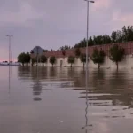 باران شدید در جده؛ خیابان ها تبدیل به دریاچه شدند