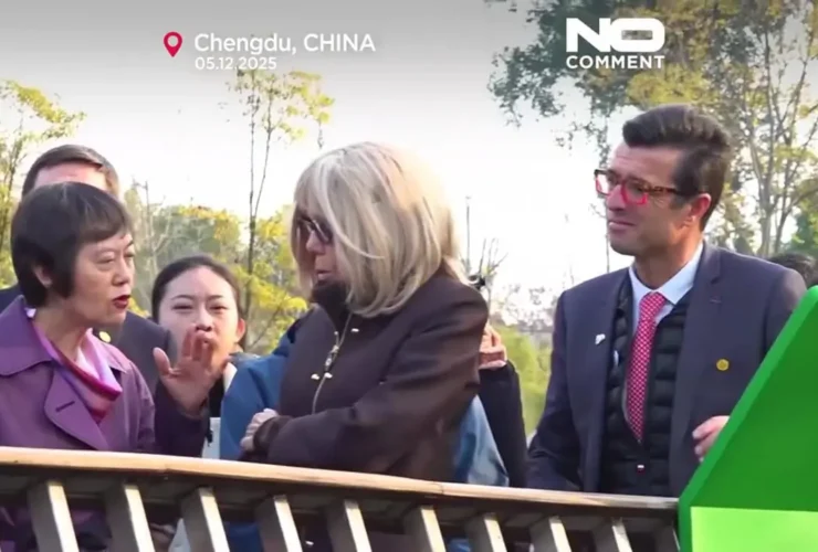 بانوی اول فرانسه از مرکز پرورش پاندا بازدید کرد