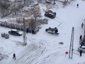 بر اثر تصادف یک دستگاه خودرو واژگون شد و روی پشت بام نشست 8 بر اثر تصادف یک دستگاه خودرو واژگون شد و روی پشت بام نشست