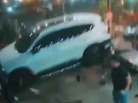 بر اثر حمله خودرو در داخل رستوران 1 نفر کشته و 1 نفر زخمی شدند 8 بر اثر حمله خودرو در داخل رستوران 1 نفر کشته و 1 نفر زخمی شدند