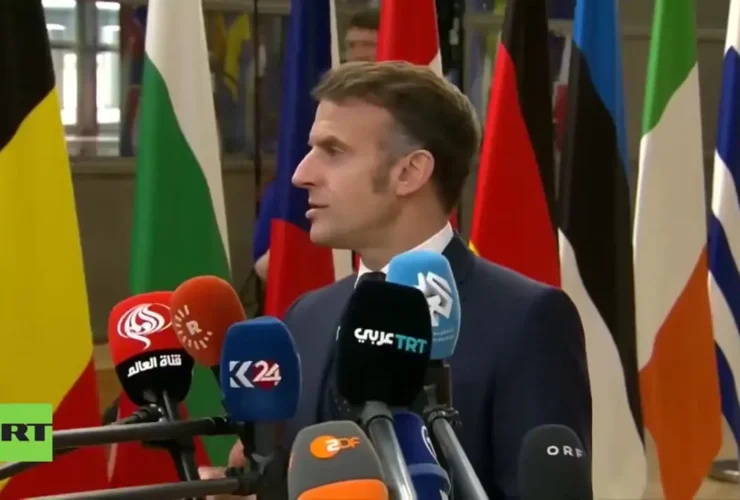 برای دیدن؛ اعتراض مکرون به میکروفون های رقص