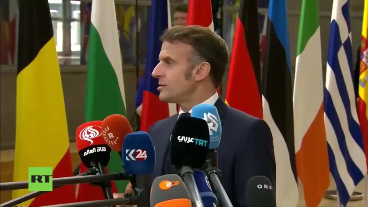 برای دیدن؛ اعتراض مکرون به میکروفون های رقص