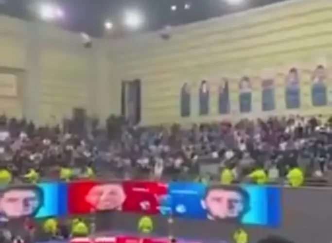 برای دیدن؛ حضار پس از اعلام نام منشی، رسول کادم را تشویق کردند!