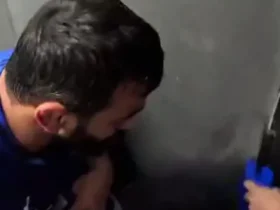 برای دیدن؛ شورت و پیراهن ورزشی حسن یزدانی را هم گرفتند! 8 برای دیدن؛ شورت و پیراهن ورزشی حسن یزدانی را هم گرفتند!