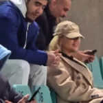 برای دیدن؛ همسر اوستون اورونوف تماشاگر ویژه بازی پرسپولیس - پیکان است