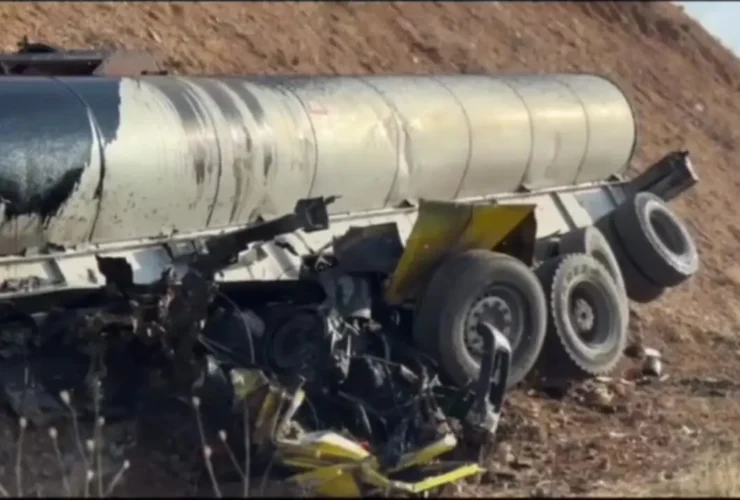 برخورد پراید 4 پا و 2 تریلر در ارومیه 26 برخورد پراید 4 پا و 2 تریلر در ارومیه