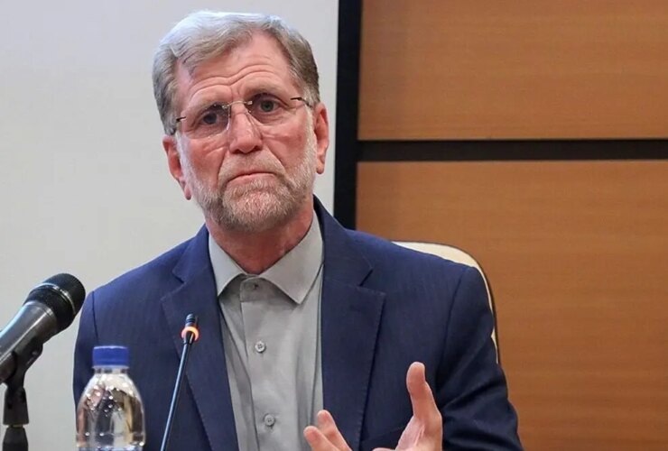 برخی از دولتمردان تمایل خود را برای افزایش نرخ ارز و لغو ارز ترجیحی اعلام کردند که در افزایش نرخ ارز موثر بود/ اقتصاد کشور درگیر شوک ها و آشفتگی های سیاسی است.