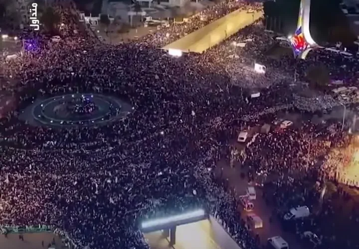 بزرگترین تجمع مردم دمشق در سالگرد سرنگونی رژیم اسد 6 بزرگترین تجمع مردم دمشق در سالگرد سرنگونی رژیم اسد