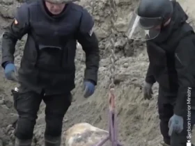 بمب 470 کیلوگرمی جنگ جهانی دوم خنثی شد و به مرکز بلگراد منتقل شد 8 بمب 470 کیلوگرمی جنگ جهانی دوم خنثی شد و به مرکز بلگراد منتقل شد