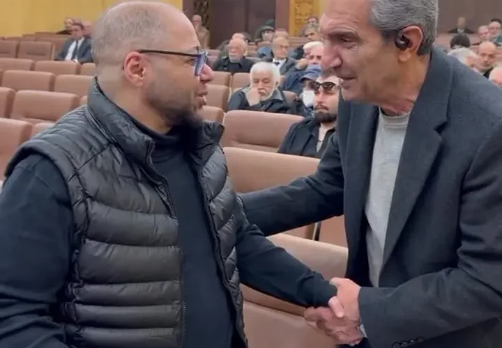 بوسه خشایار راد بر پیشانی مازیار لرستانی