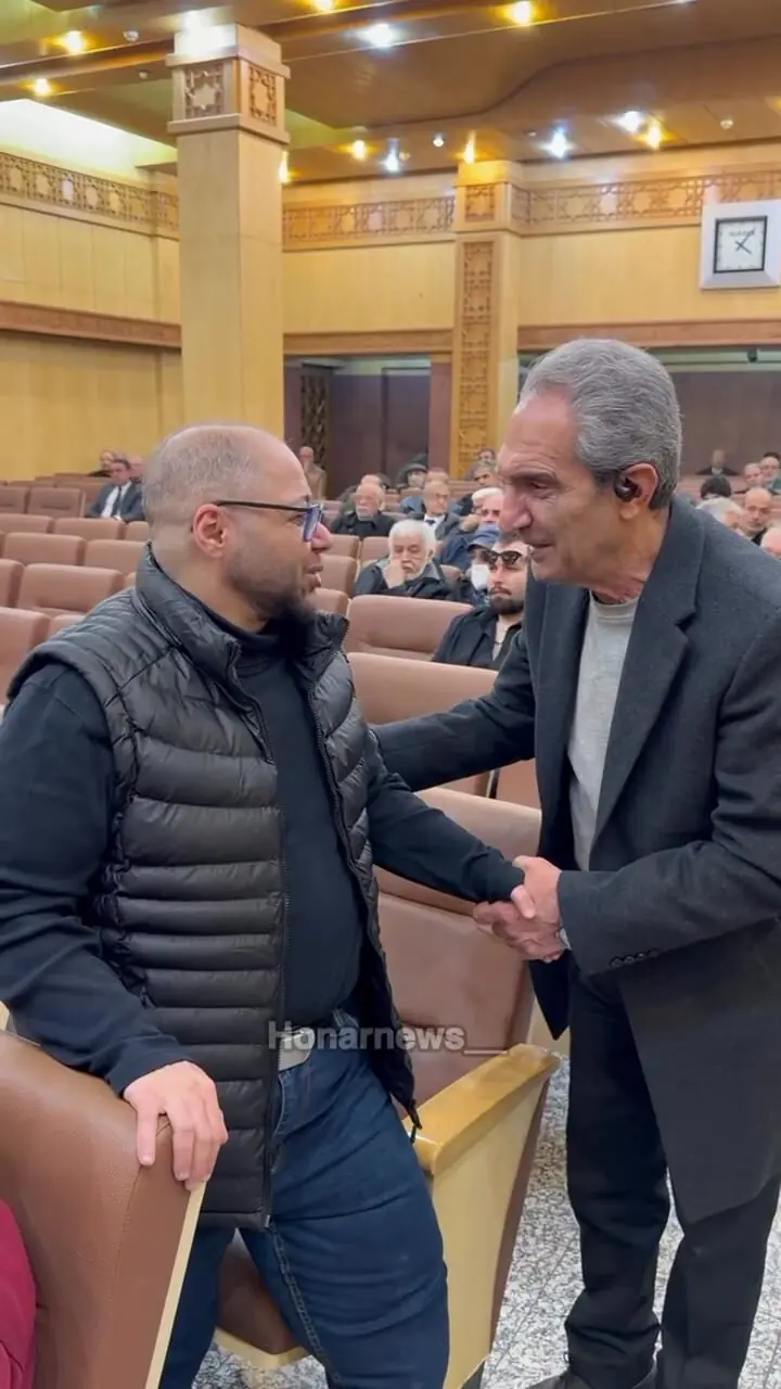 بوسه خشایار راد بر پیشانی مازیار لرستانی