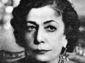 «تاج الملوک همسر دوم رضاخان» در عروسی پسرش; سال 1329 8 «تاج الملوک همسر دوم رضاخان» در عروسی پسرش; سال 1329