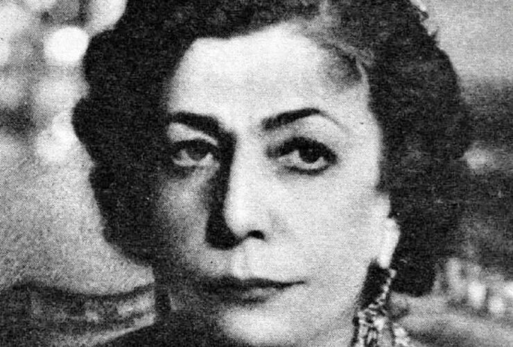 «تاج الملوک همسر دوم رضاخان» در عروسی پسرش; سال 1329