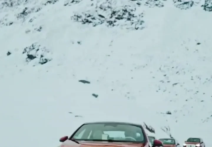 تبلیغ خلاقانه مرسدس بنز برای کریسمس