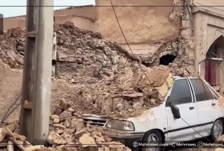 تخریب دیوار در بافت تاریخی شهر یزد