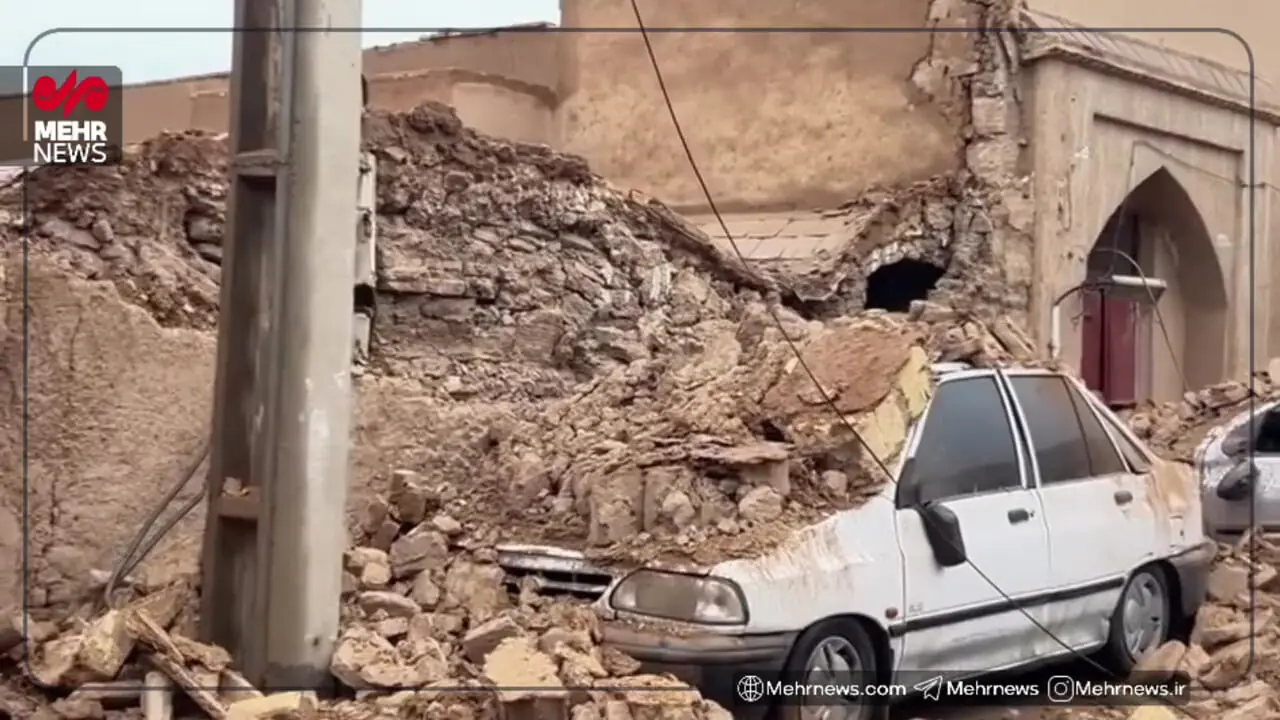 تخریب دیوار در بافت تاریخی شهر یزد