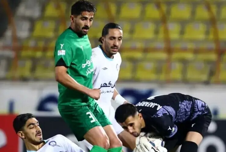 تساوی 1-1 شمس آذر و گلغر سیرجان؛ حریف تاتار شمس آذر 10 نفره نبود! 10 تساوی 1-1 شمس آذر و گلغر سیرجان؛ حریف تاتار شمس آذر 10 نفره نبود!