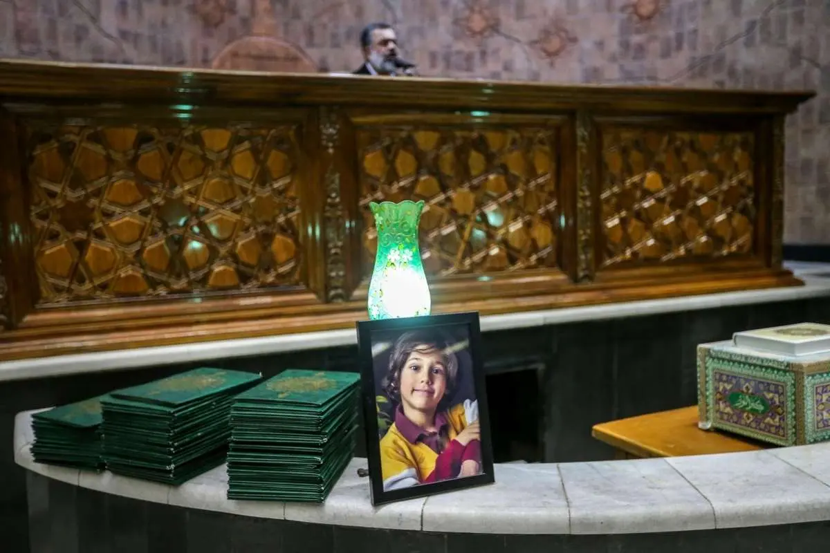 تصاویر; حاشیه و متن مراسم ترحیم خانواده معاون رئیس جمهور