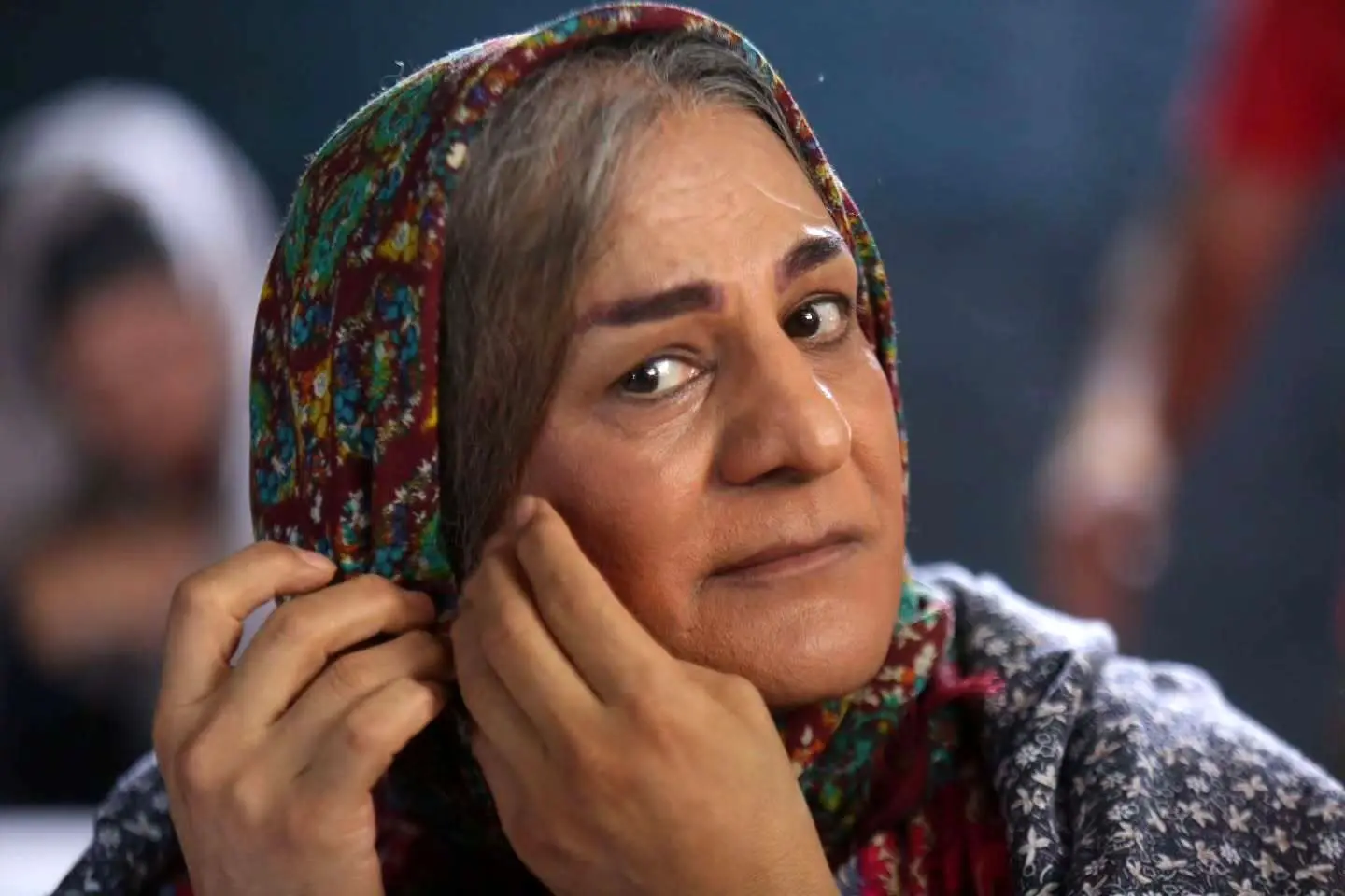 تصاویر: سیاوش چراغی پور در نقش زنی با تخت گل 1 تصاویر: سیاوش چراغی پور در نقش زنی با تخت گل