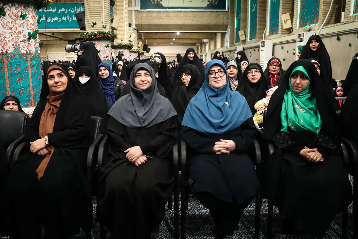 تصویری متفاوت در دیدار امروز سخنگوی دولت با رهبر انقلاب