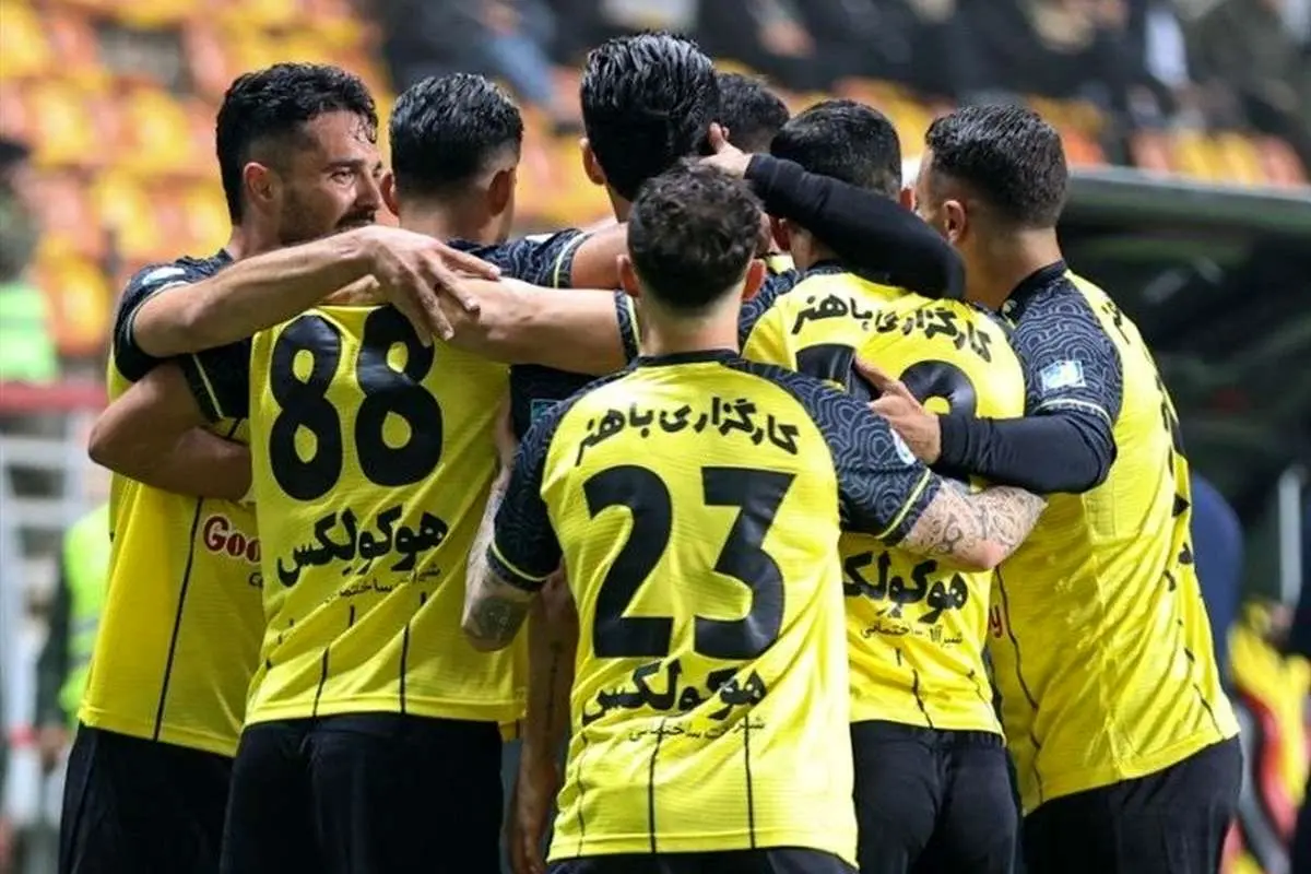 جدول لیگ برتر پس از برد سپاهان و تساوی استقلال / هفته چهاردهم