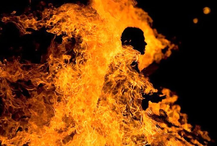 جزئیات خودسوزی یک مرد در دادگستری کرج