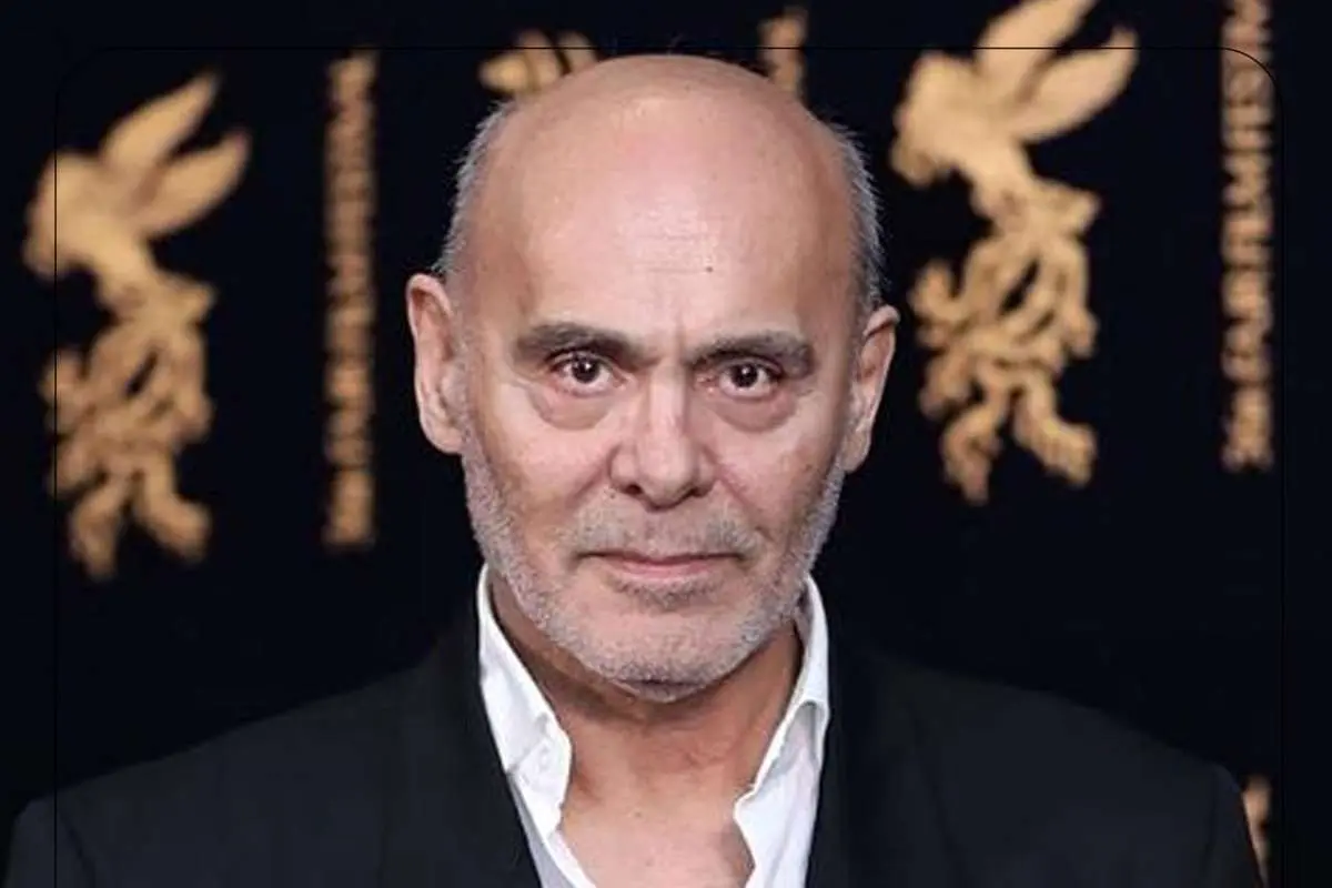 جمشید هاشم پور در 24 سالگی در اولین فیلم سینمایی خود حضور دارد. دهه 40