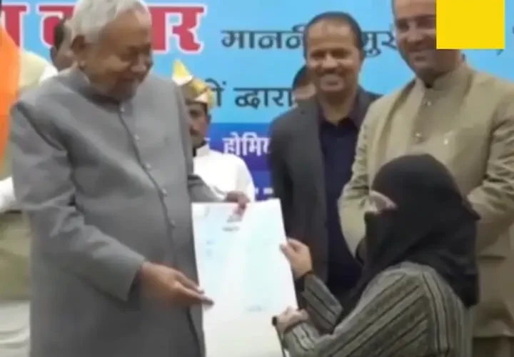 جنجال بر سر برداشتن حجاب دکتر توسط آقای وزیر