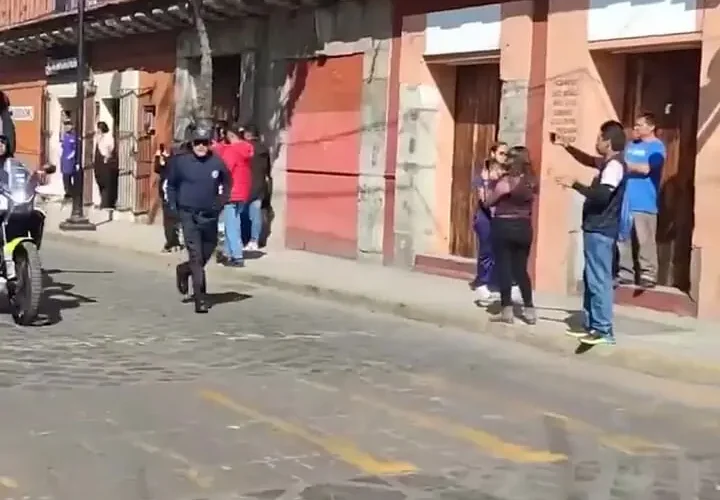 حرکات آکروباتیک پلیس مکزیکی به سبک هندی