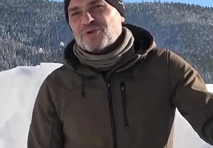 خودروهایی که در برف سنگین در ترکیه مدفون شدند 3 خودروهایی که در برف سنگین در ترکیه مدفون شدند