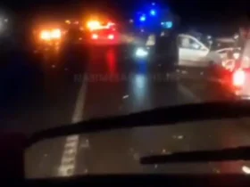 در تصادفی که در جاده مشهد - سرخس رخ داد 3 نفر جان باختند. 9 در تصادفی که در جاده مشهد - سرخس رخ داد 3 نفر جان باختند.