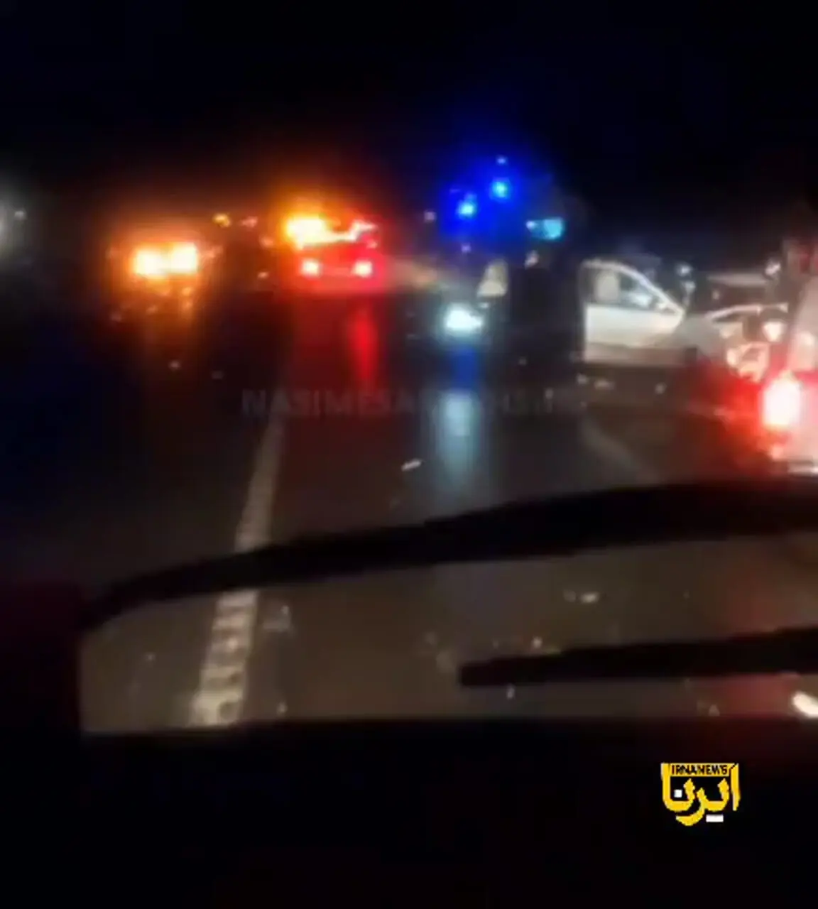 در تصادفی که در جاده مشهد - سرخس رخ داد 3 نفر جان باختند. 1 در تصادفی که در جاده مشهد - سرخس رخ داد 3 نفر جان باختند.