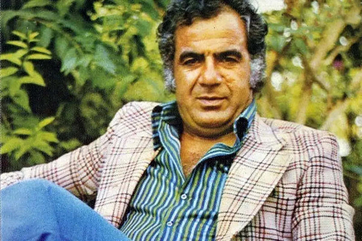 دویدن «ناصر ملک مطیعی» در خیابان های تهران؛ سال 54