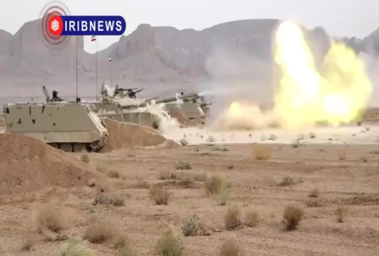 رئیس حاتمی شخصاً با یک هلیکوپتر نوسازی شده برای آزمایش آن پرواز کرد 26 رئیس حاتمی شخصاً با یک هلیکوپتر نوسازی شده برای آزمایش آن پرواز کرد