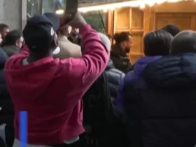 ربات انسان نما پاپ کورن می فروشد