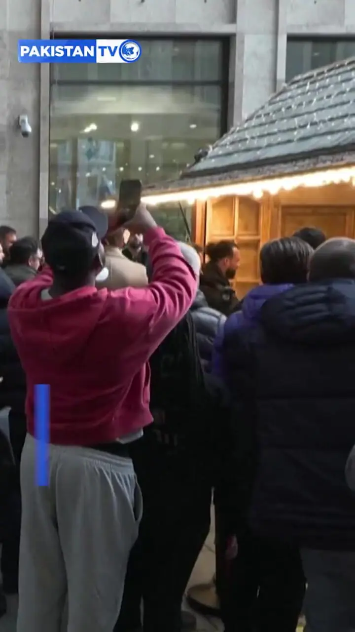 ربات انسان نما پاپ کورن می فروشد