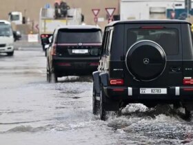 ریزش سنگ عظیم در جاده کوهستانی امارات به دلیل بارندگی شدید