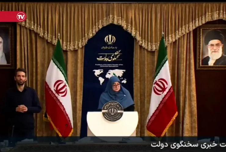 سرفه های مکرر سخنگوی دولت در کنفرانس مطبوعاتی/ شکایت مهاجران از آلودگی هوا